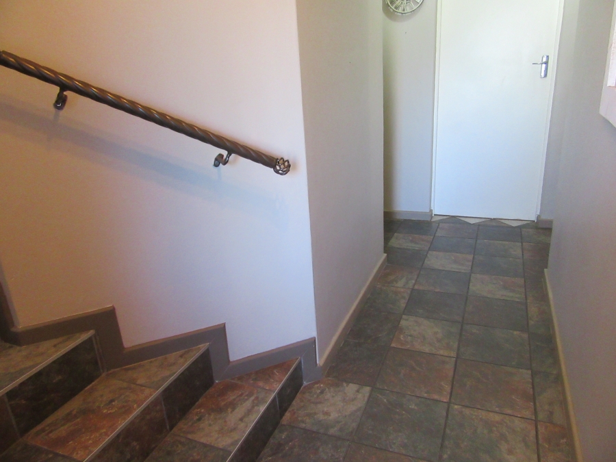 5 Bedroom Property for Sale in Fraaiuitsig Western Cape